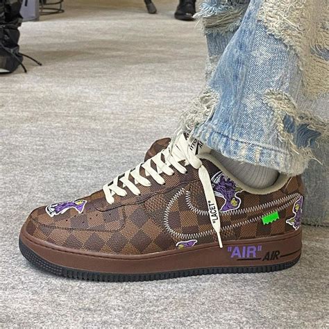 louis vuitton x nike air force 1 giá bảo nhiều